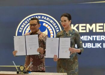 Pemerintah Perkuat Pelindungan Keluarga Pekerja Migran, Menteri Karding Teken MoU Lintas Kementerian