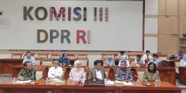 RUU KUHAP Sudah Online! Ketua Komisi III: Bukan Disembunyiin, Cuma Sempat “Ngilang” karena Hacker