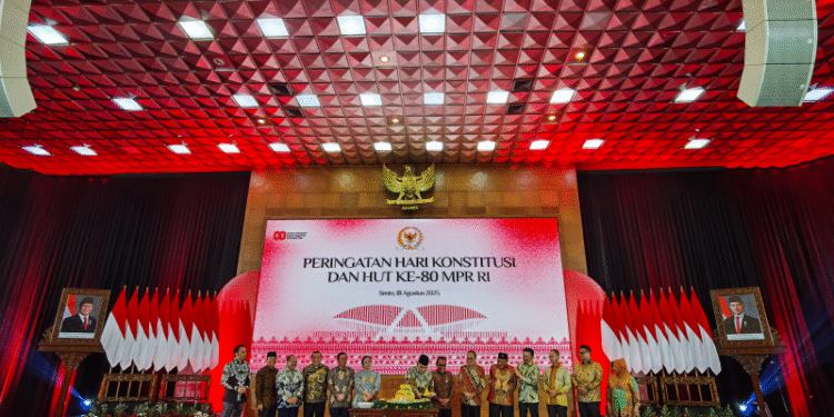 Ketua MPR Ahmad Muzani Sampaikan Pesan Penting dalam Peringatan Hari Konstitusi 2025 dan HUT ke-80 MPR RI