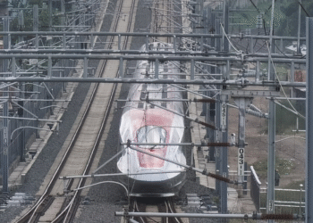 KAI Terjerat Utang Rp 6 Triliun! DPR Soroti Beban Keuangan Proyek Kereta Cepat Whoosh, Potensi Kehancuran Finansial di Ambang Mata