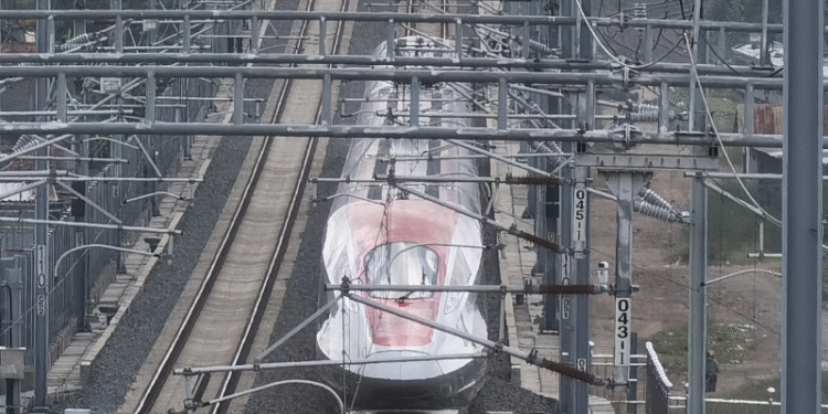 KAI Terjerat Utang Rp 6 Triliun! DPR Soroti Beban Keuangan Proyek Kereta Cepat Whoosh, Potensi Kehancuran Finansial di Ambang Mata