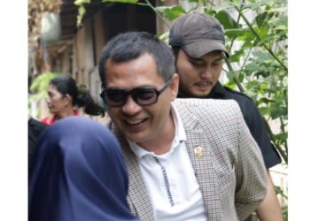 Bang Azran Datang Silaturahim, Warga Huntara Kampung Bayam dan Tongkol Dalam Curhat