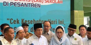 Menag Nasaruddin Umar Tinjau Cek Kesehatan Gratis di Pesantren, Biar Santri Sehat dan Gizi Terjaga, Biar Bisa Jadi Santri Hebat