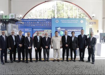 Momen Prabowo Kunjungi Booth Anak Bangsa di Konvensi Sains, Teknologi, dan Industri 2025 di ITB