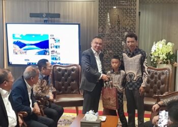 Dulu Joni Jadi Bintara TNI AD, Kini Raihan Bocah Lampung Jadi Pahlawan Cilik Pemanjat Tiang Bendera, Dapat Apresiasi DPR