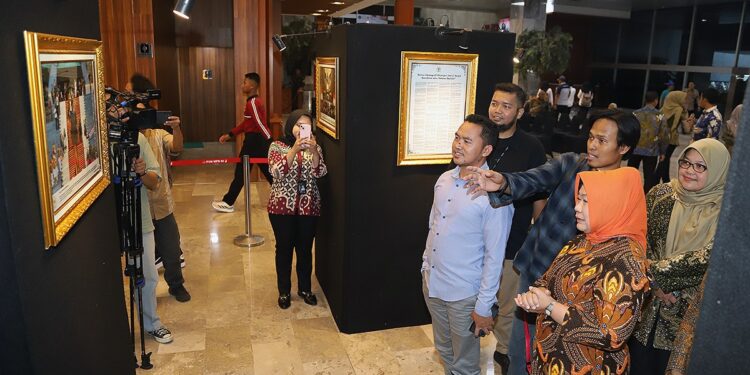Sekjen MPR RI Buka Lomba Anugerah Jurnalistik dan Pameran Foto KWP