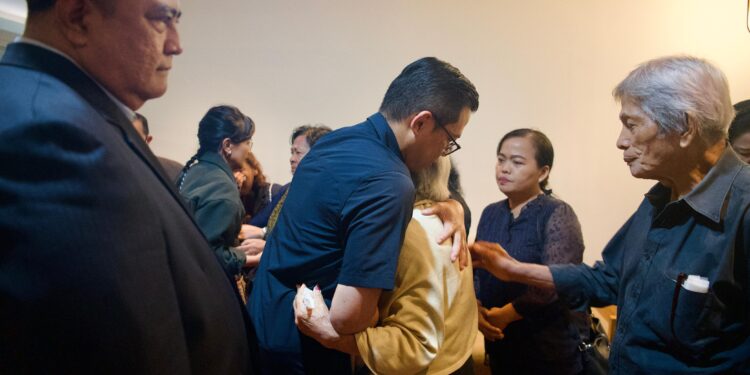 Menlu Sugiono Jemput Kepulangan Jenazah Zetro dari Peru di Bandara Soetta : Kami Akan Teruskan Perjuanganmu