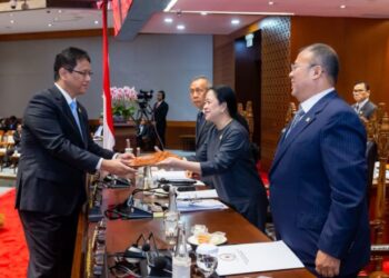 Dipimpin Puan, DPR Sahkan UU RAPBN 2026