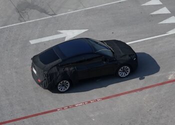 Tesla Model Y Performance Ketahuan Nongol di AS Tanpa Kamuflase! Rilis Tinggal Hitungan Minggu