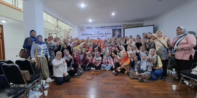 Senator Agita Tanamkan Nilai Kebangsaan pada 100 Kader PKK