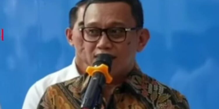 Abdul Kadir Karding & Raja Juli Antoni, Dua Menteri Main Domino Bareng, Foto Viral Jadi Sorotan