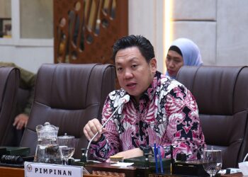 Wakil Ketua Komisi IX DPR RI Charles Honoris dalam audiensi dengan GKIA, CISDI dan JPPI terkait penyampaian pandangan serta Rekomendasi terhadap Program Makan Bergizi Gratis di Gedung Nusantara II, Senayan, Jakarta, Senin (22/9/2025). Foto : Geraldi/Andri.