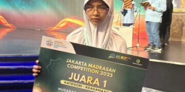 Zafira Qurratuaini, Siswi MTsS Pembangunan UIN Jakarta yang Taklukkan MHQ JMC 2025 dengan Keteguhan Hati