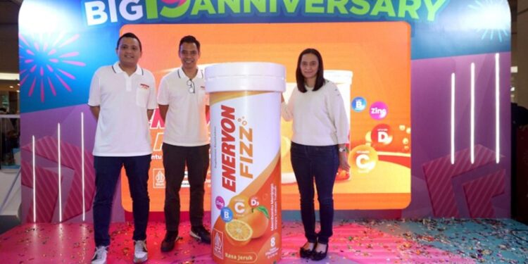 Enervon Fizz Ajak Generasi On the Go Membangkitkan Energi Positif di Watsons Day