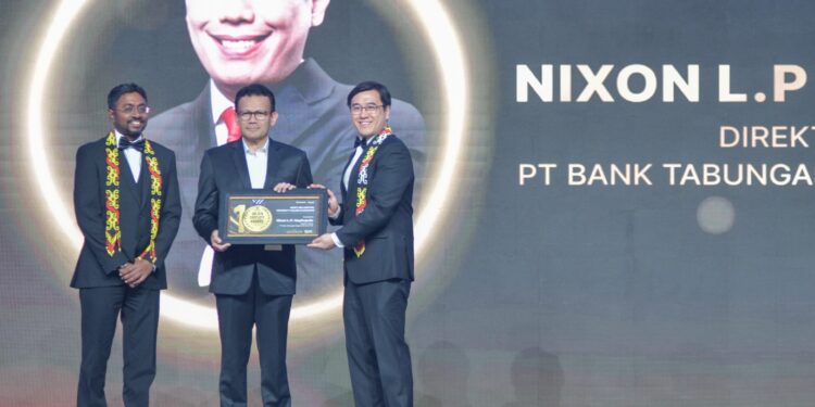 Direktur Utama BTN Raih Penghargaan di Golden Property Award