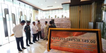 Di Depan Gunungan Uang Rp13 Triliun, Publik Cuma Bisa Bilang: “Wow, Itu Semua dari Korupsi?”