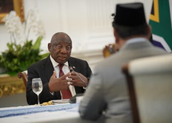 Prabowo dan Ramaphosa Hidupkan Semangat Afrika di Istana Lewat Seruan “Amandla–Awethu!”