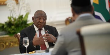 Prabowo dan Ramaphosa Hidupkan Semangat Afrika di Istana Lewat Seruan “Amandla–Awethu!”