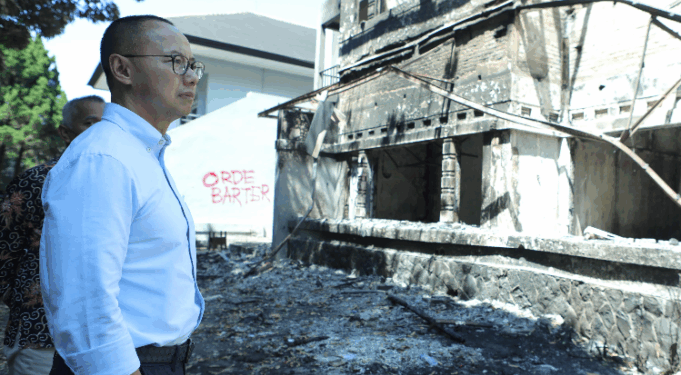 Tinjau Wisma MPR yang Dibakar di Bandung, Eddy Soeparno: Demonstrasi Jangan Merusak Fasilitas Umum