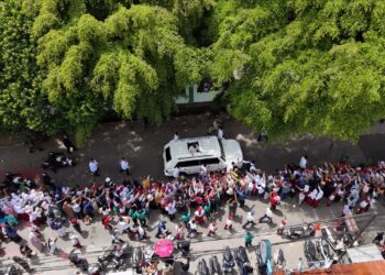 Momen Prabowo Disambut Meriah Penampilan Marching Band Murid di SMPN 4 Kota Bekasi