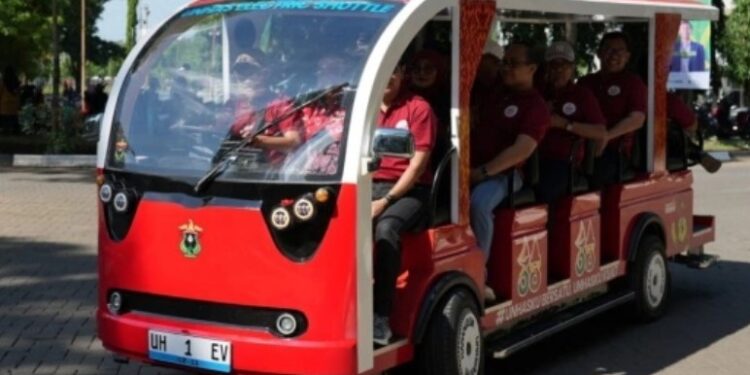 Bukan Tesla, Bukan Hyundai… Tapi Unhas! Kampus Ini Luncurkan Mobil Listrik Buatan Sendiri