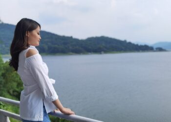 Kok Bisa? Melamun Ternyata Cara Otak “Nge-Recharge” Diam-Diam