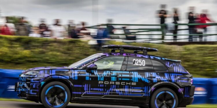 Bentley Siap Guncang Dunia EV! SUV Listrik Mewah Ini Bisa Isi Baterai 100 Mil Cuma 7 Menit