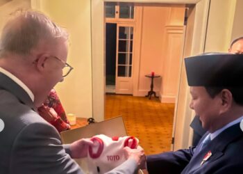 Prabowo Beri Hadiah Balik untuk Toto Anjing Kesayangan PM Albanese: Kaos Merah Putih & Tali