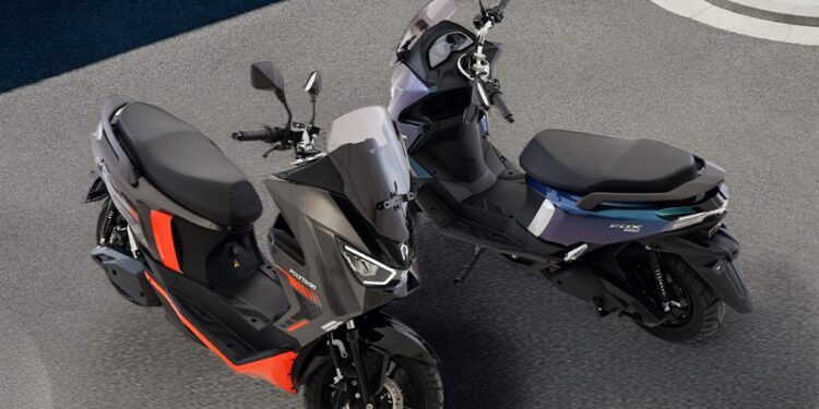 Debut Perdana di GJAW 2025, Polytron FOX-350 Bikin Pengunjung Kepo: Desain Ergonomis, Warna Kece, Subsidi Rp 7 Juta, Bonus Speaker Pula