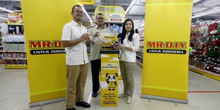 MR.D.I.Y. Indonesia Gandakan Program Recycle Dropbox 5 Kali Lipat! Kini Buang Sampah Bisa Sambil Belanja, Selfie, dan Menyelamatkan Bumi