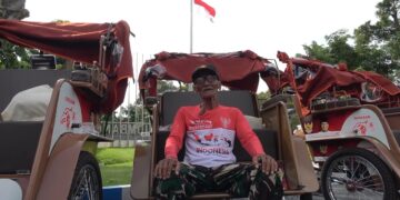 Kakek 89 Tahun Dapat Becak Listrik dari Prabowo, Lansia Tetap Berdaya