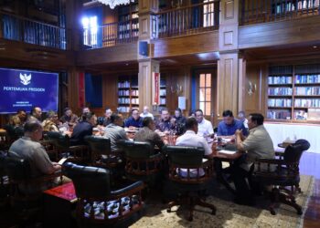 Rapat Hari Minggu, Prabowo Bahas Penertiban Hutan & Tambang: Negara Nggak Libur Urusan Lingkungan