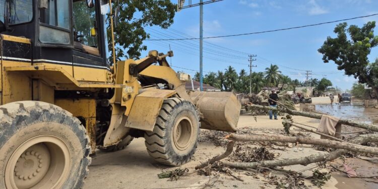Uluran Cepat dari Pemerintah: PU Kirim Tim Darurat dan Air Bersih Selamatkan Layanan Dasar Aceh Tamiang