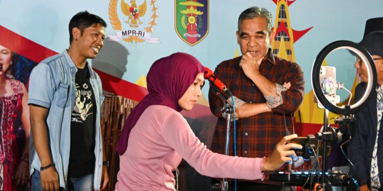 Muzani Ajak para Seniman Gunakan Teknologi Digital untuk Mengembangkan Seni Budaya