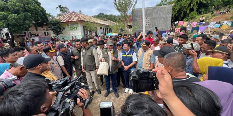 MPR RI Salurkan 5000 Paket Bantuan Sembako, Obat-Obatan, Hingga School Kit di Provinsi Aceh
