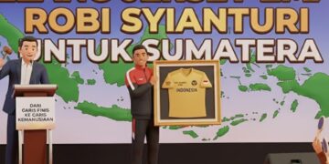 Dari Garis Finis ke Garis Kemanusiaan: Robi Syianturi Lelang Jersey Emas SEA Games 2025 untuk Sumatera
