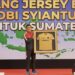 Dari Garis Finis ke Garis Kemanusiaan: Robi Syianturi Lelang Jersey Emas SEA Games 2025 untuk Sumatera