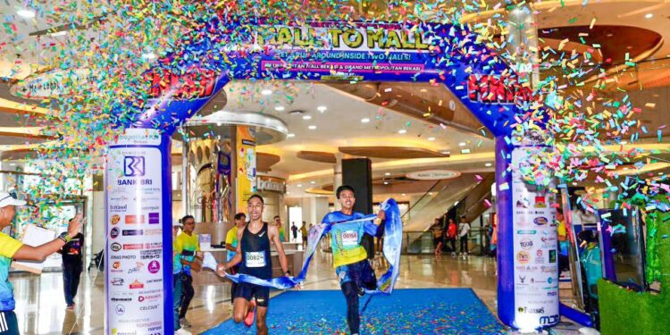 Metropolitan Mall Bekasi & Grand Metropolitan Sukses Gelar 5K Vertical Fun Run Pertama di Bekasi