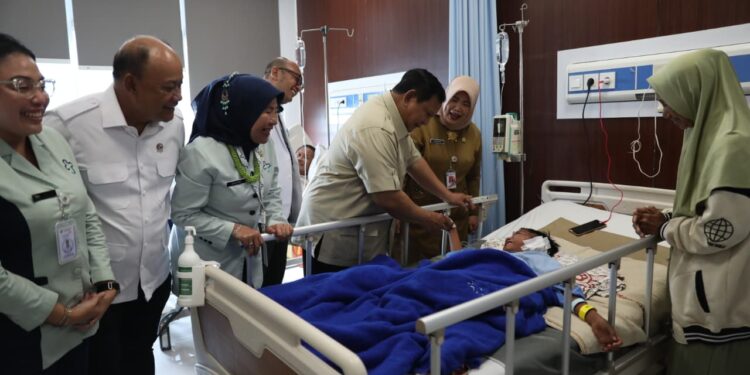 Dari Istana ke RSUD Koja, Prabowo Pastikan Anak-anak Korban Kecelakaan Dirawat Optimal