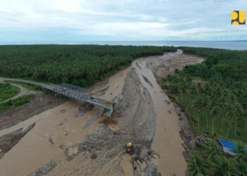 Antisipasi Banjir Tanpa Banyak Bicara, Kementerian PU Turunkan Alat Berat ke Maluku Utara