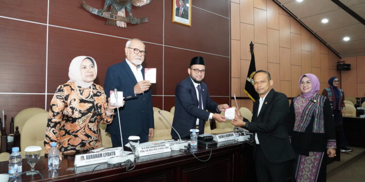 Kelompok DPD di MPR Luncurkan Buku Saku Pedoman Tugas Anggota DPD Periode 2024–2029
