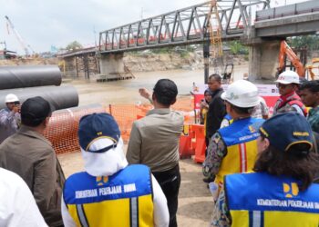 Menteri Dody Pastikan Pembangunan 8 Jembatan dan 30 Titik Longsor Pascabencana