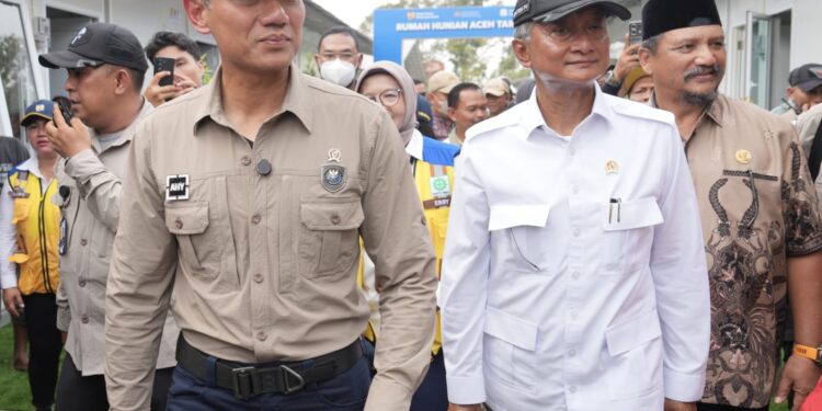 Bukan Janji, Tapi Bukti: Menteri Dody dan AHY Antar Warga Aceh Tamiang Masuk Hunian Baru