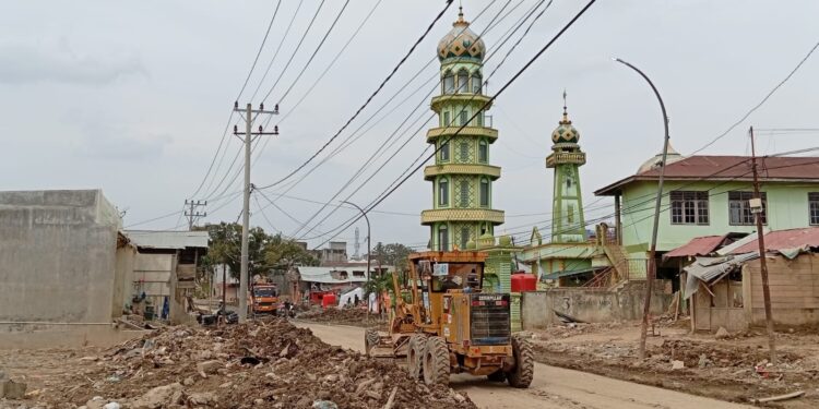 Usai Diterjang Banjir, Jalan Banda Aceh–Medan Mulai Disolek: PU Tambal Lubang, Warga Bisa Bernapas Lega