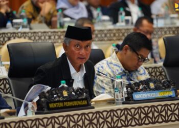 Rapat Kerja Bersama Komisi V DPR RI, Menteri Dody Laporkan Progres Signifikan Penanganan Bencana di Sumatera