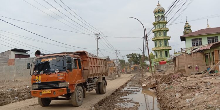698 Ton Lumpur Disikat Kementerian PU, Menteri Dody: Warga Tak Boleh Lama Sengsara