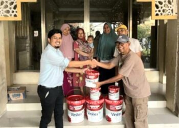 BRI Bekasi Siliwangi Salurkan Bantuan Dana Bapekis ke Musala Al Mutaqin