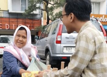 BRI BO Bekasi Harapan Indah Berbagi Makanan Jumat Berkah