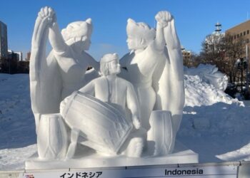 Bikin Bangga! Indonesia Juara 2 Lomba Patung Salju di Jepang dengan Karya “Tari Merak”
