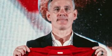 Datang dengan Label “Spesialis Piala Dunia”, John Herdman Ditantang Buktikan Omongannya: Mampukah Pelatih Impor Ini Benar-Benar Ubah Nasib Timnas Indonesia?